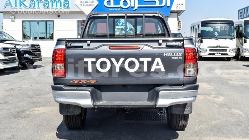 Big with watermark toyota hilux estuaire import dubai 5150