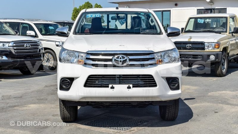 Big with watermark toyota hilux estuaire import dubai 5151