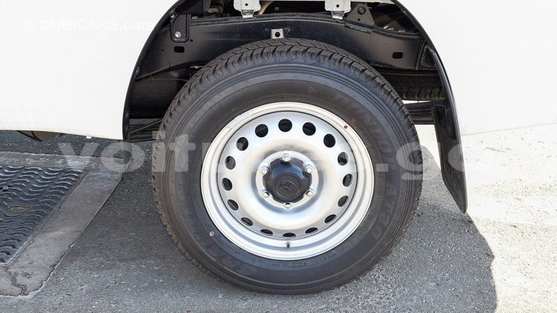 Big with watermark toyota hilux estuaire import dubai 5151