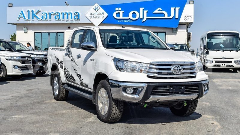 Big with watermark toyota hilux estuaire import dubai 5152