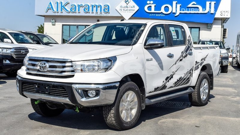 Big with watermark toyota hilux estuaire import dubai 5152