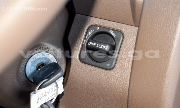 Acheter Import Voiture Toyota Land Cruiser Beige à Import - Dubai, Estuaire Acheter Import Voiture Toyota Land Cruiser Beige à Import - Dubai, Estuaire