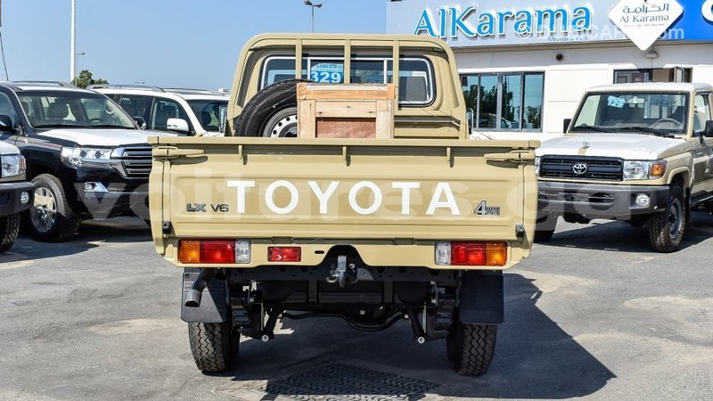 Big with watermark toyota land cruiser estuaire import dubai 5153