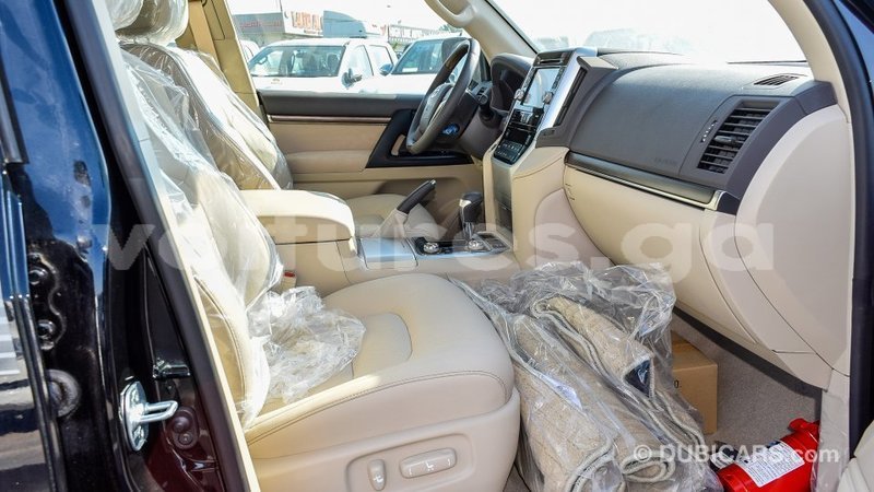 Big with watermark toyota land cruiser estuaire import dubai 5155