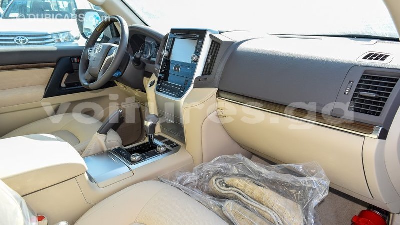 Big with watermark toyota land cruiser estuaire import dubai 5155