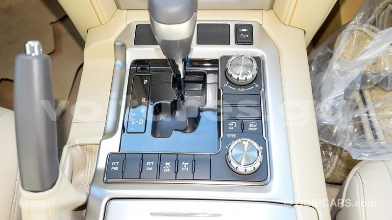 Big with watermark toyota land cruiser estuaire import dubai 5155