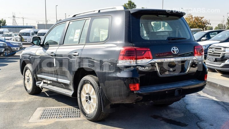 Big with watermark toyota land cruiser estuaire import dubai 5155