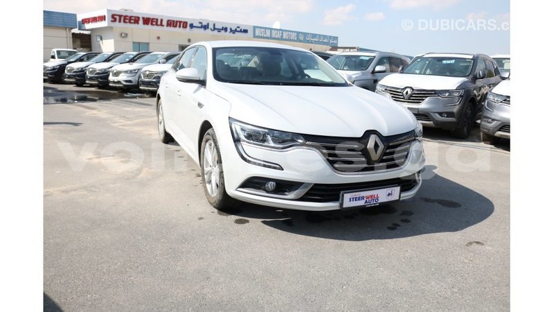 Big with watermark renault talisman estuaire import dubai 5165