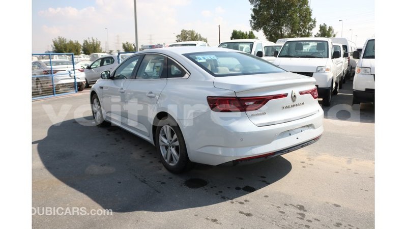 Big with watermark renault talisman estuaire import dubai 5165