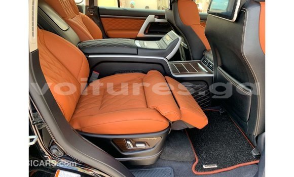 Acheter Import Voiture Toyota Land Cruiser Noir à Import - Dubai, Estuaire Acheter Import Voiture Toyota Land Cruiser Noir à Import - Dubai, Estuaire