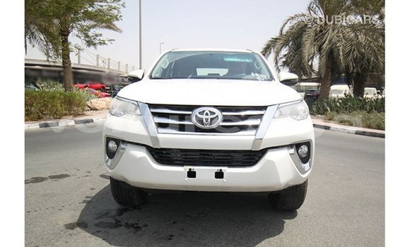 Acheter Import Voiture Toyota Fortuner Blanc à Import - Dubai, Estuaire Acheter Import Voiture Toyota Fortuner Blanc à Import - Dubai, Estuaire
