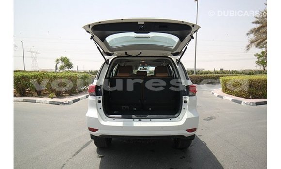 Acheter Import Voiture Toyota Fortuner Blanc à Import - Dubai, Estuaire Acheter Import Voiture Toyota Fortuner Blanc à Import - Dubai, Estuaire