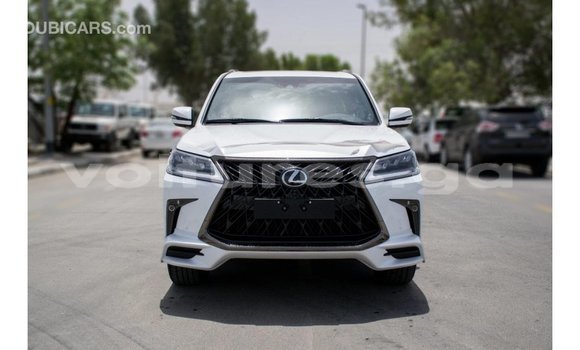 Acheter Import Voiture Lexus LX Blanc à Import - Dubai, Estuaire Acheter Import Voiture Lexus LX Blanc à Import - Dubai, Estuaire