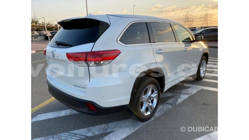 Big with watermark toyota highlander estuaire import dubai 5171