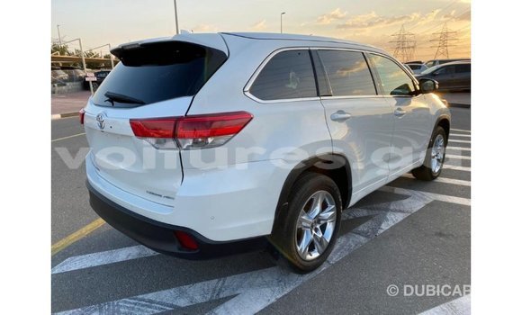 Acheter Import Voiture Toyota Highlander Blanc à Import - Dubai, Estuaire Acheter Import Voiture Toyota Highlander Blanc à Import - Dubai, Estuaire