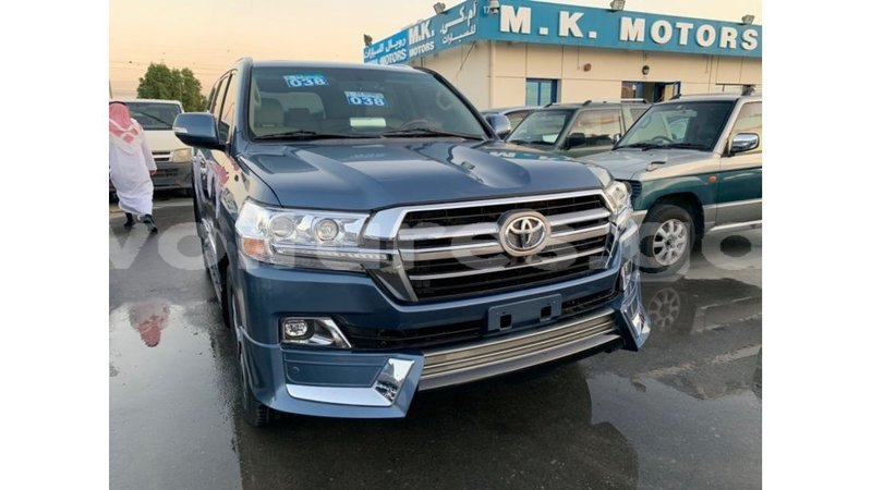 Big with watermark toyota land cruiser estuaire import dubai 5172