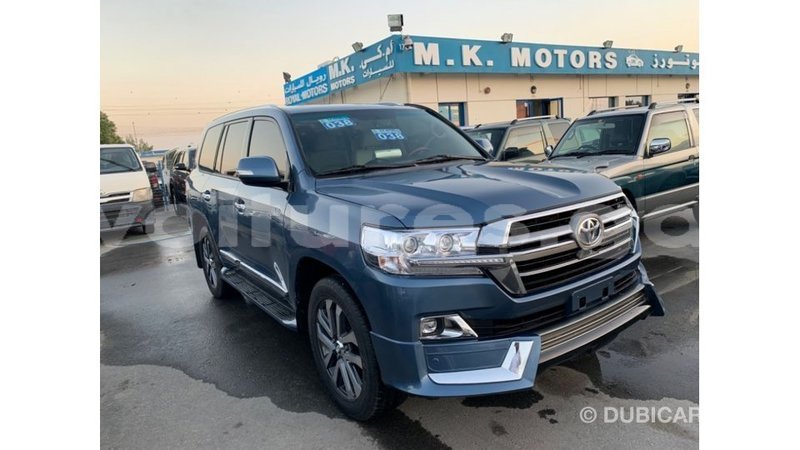 Big with watermark toyota land cruiser estuaire import dubai 5172