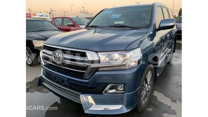 Big with watermark toyota land cruiser estuaire import dubai 5172