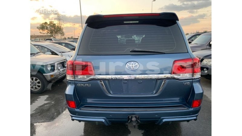 Big with watermark toyota land cruiser estuaire import dubai 5172