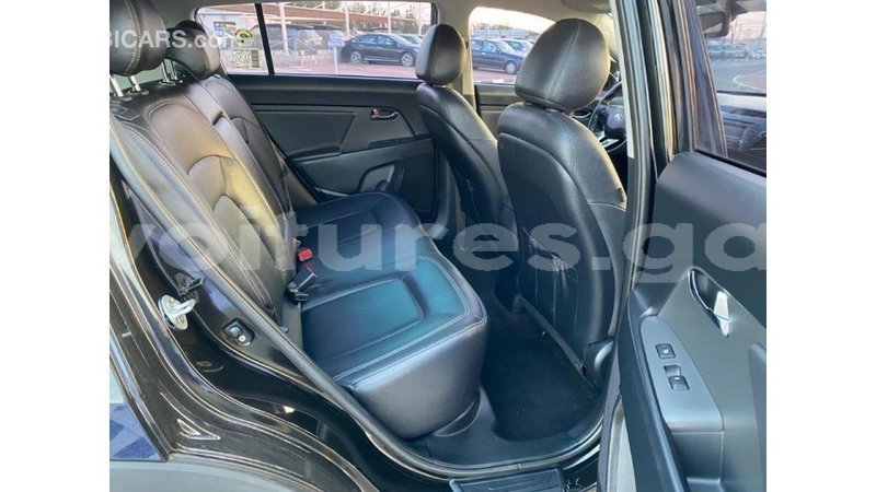 Big with watermark kia sportage estuaire import dubai 5173