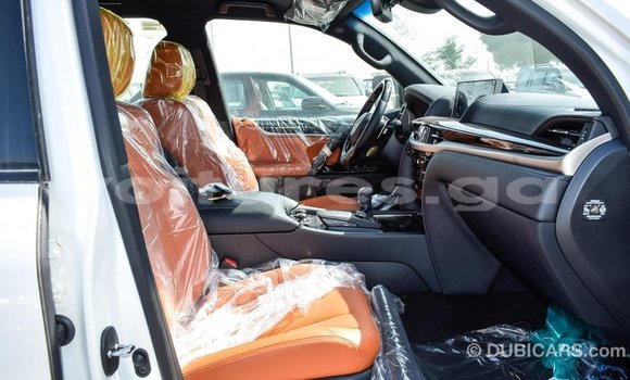 Acheter Import Voiture Lexus LX Blanc à Import - Dubai, Estuaire Acheter Import Voiture Lexus LX Blanc à Import - Dubai, Estuaire