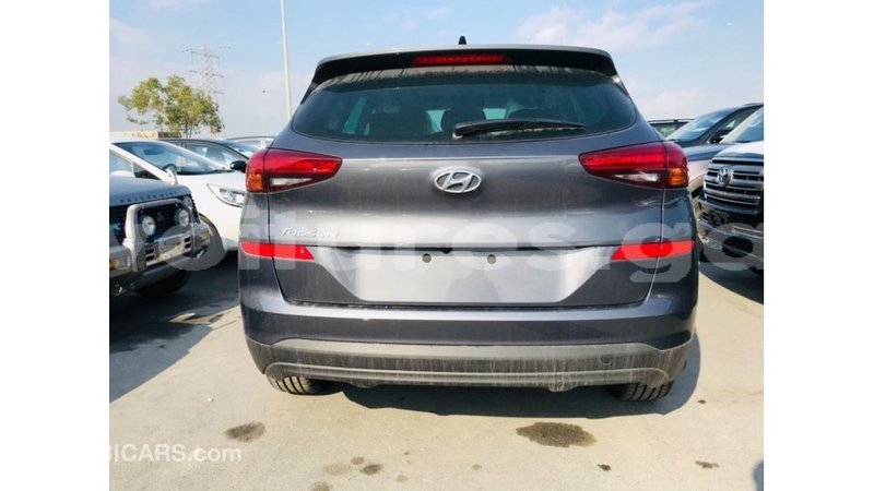 Big with watermark hyundai tucson estuaire import dubai 5182