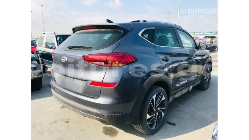 Big with watermark hyundai tucson estuaire import dubai 5182