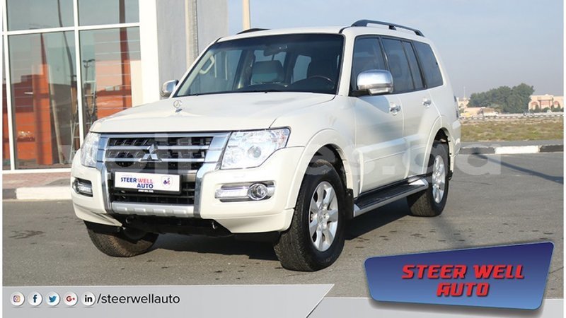 Big with watermark mitsubishi pajero estuaire import dubai 5185