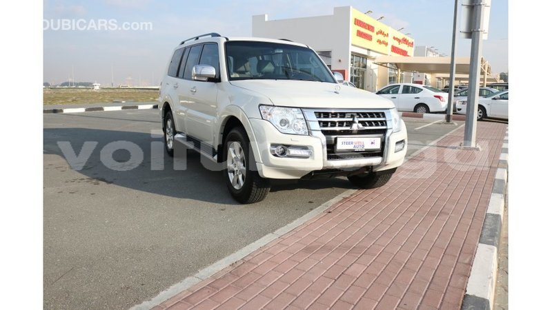 Big with watermark mitsubishi pajero estuaire import dubai 5185