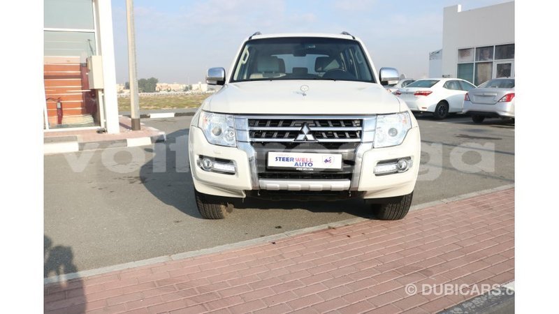 Big with watermark mitsubishi pajero estuaire import dubai 5185