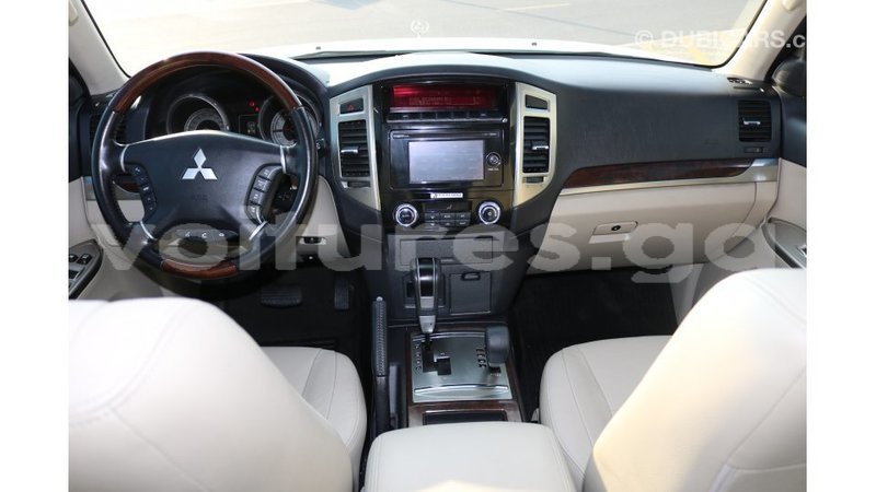 Big with watermark mitsubishi pajero estuaire import dubai 5185