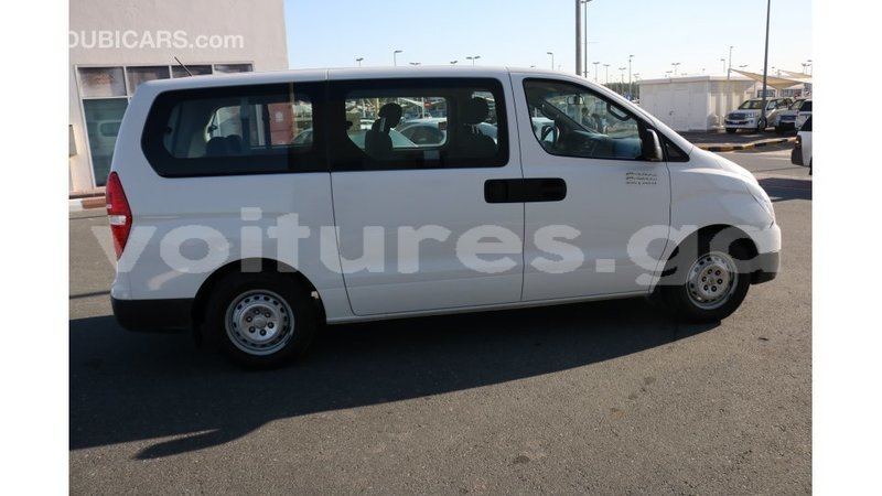 Big with watermark hyundai chorus estuaire import dubai 5190