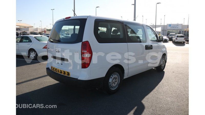 Big with watermark hyundai chorus estuaire import dubai 5190