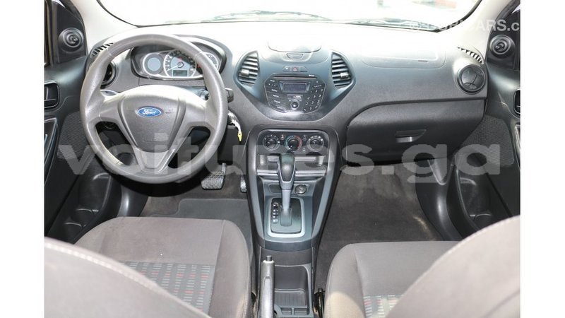 Big with watermark ford club wagon estuaire import dubai 5192