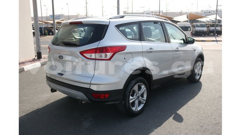 Big with watermark ford escape estuaire import dubai 5193