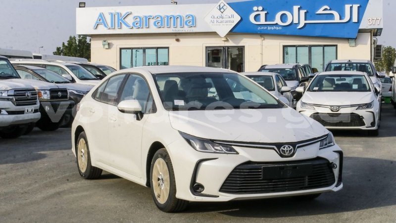 Big with watermark toyota corolla estuaire import dubai 5196