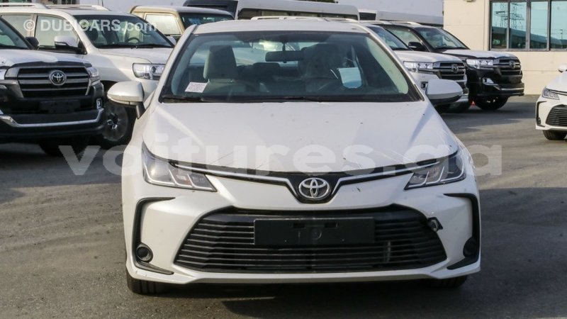 Big with watermark toyota corolla estuaire import dubai 5196