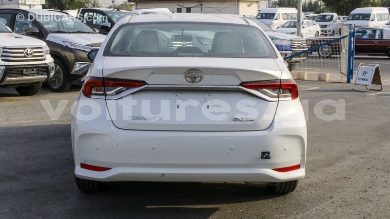 Big with watermark toyota corolla estuaire import dubai 5196