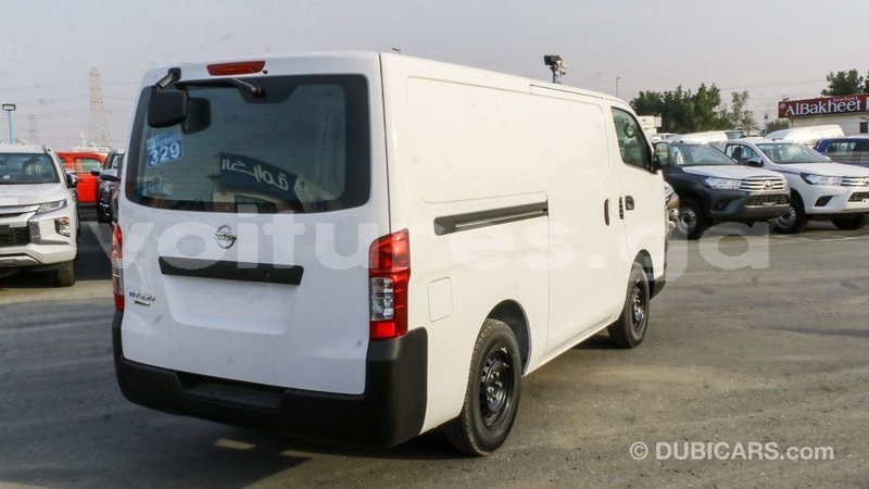 Big with watermark nissan urvan estuaire import dubai 5197