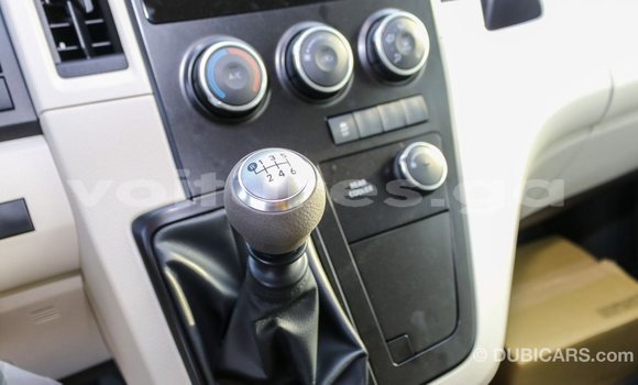 Acheter Import Voiture Toyota Hiace Blanc à Import - Dubai, Estuaire Acheter Import Voiture Toyota Hiace Blanc à Import - Dubai, Estuaire