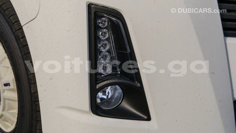 Big with watermark toyota hiace estuaire import dubai 5198