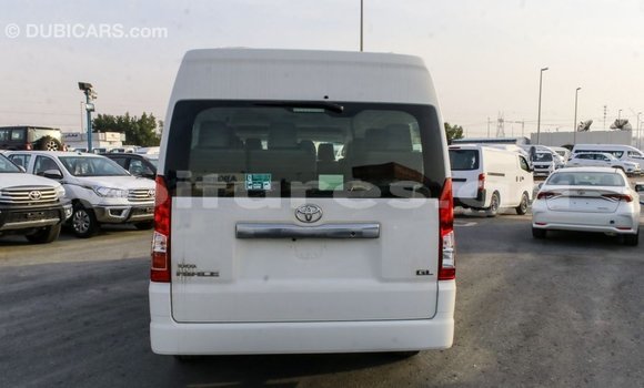 Acheter Import Voiture Toyota Hiace Blanc à Import - Dubai, Estuaire Acheter Import Voiture Toyota Hiace Blanc à Import - Dubai, Estuaire