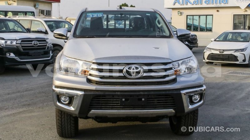 Big with watermark toyota hilux estuaire import dubai 5200