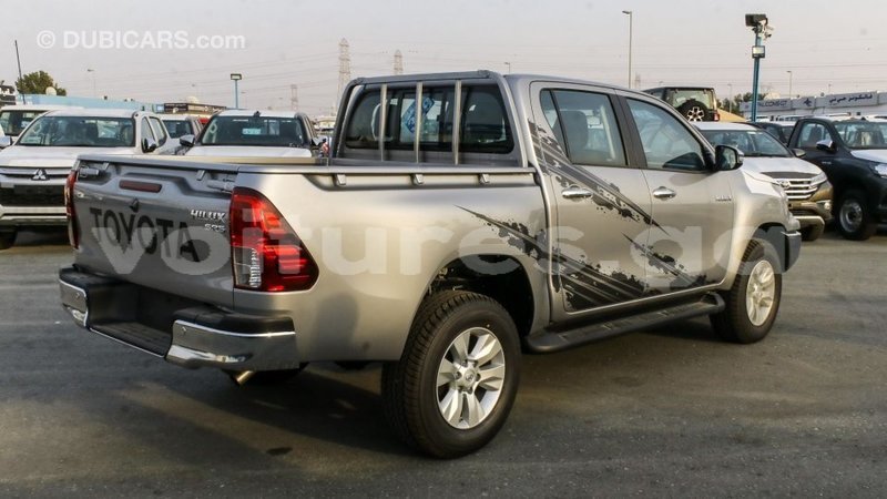 Big with watermark toyota hilux estuaire import dubai 5200