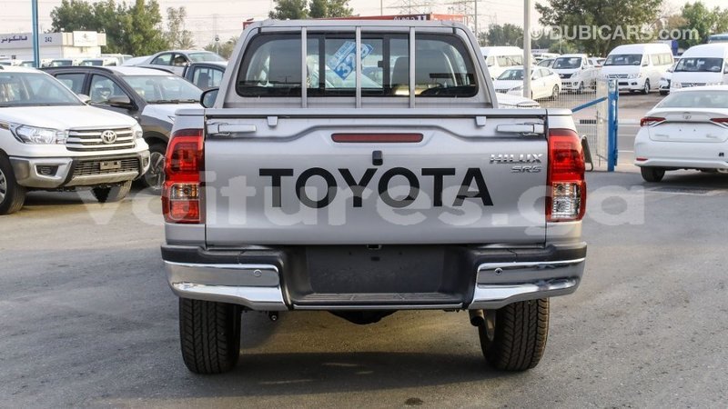 Big with watermark toyota hilux estuaire import dubai 5200