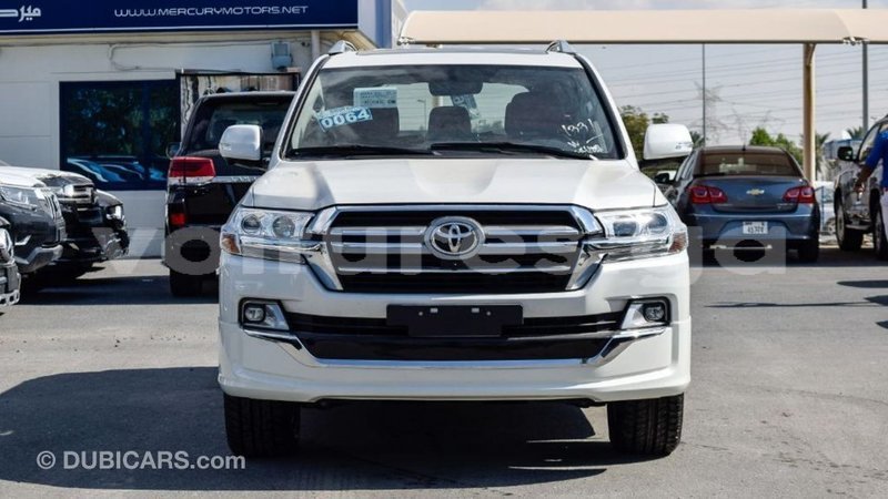 Big with watermark toyota land cruiser estuaire import dubai 5205