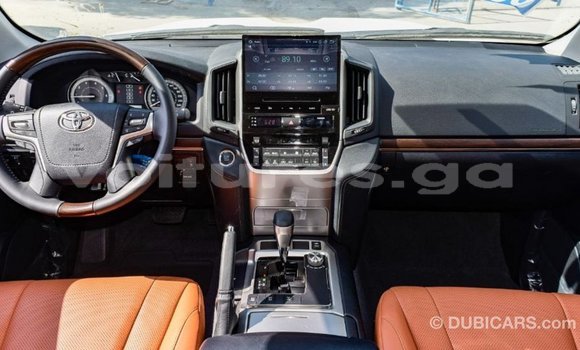 Acheter Import Voiture Toyota Land Cruiser Blanc à Import - Dubai, Estuaire Acheter Import Voiture Toyota Land Cruiser Blanc à Import - Dubai, Estuaire