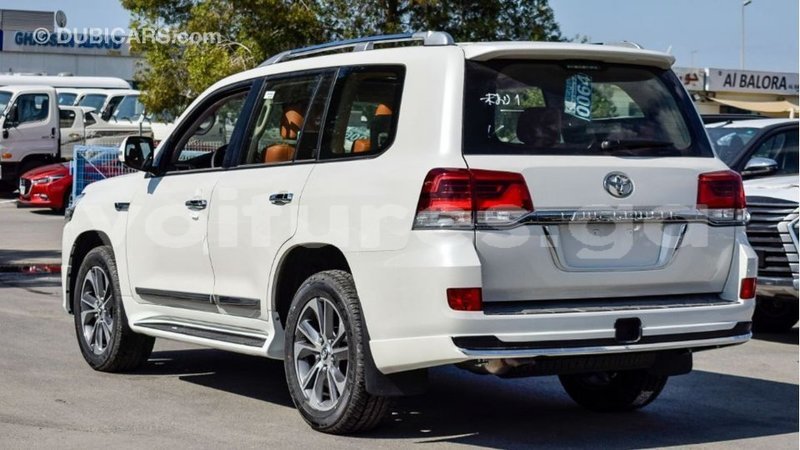 Big with watermark toyota land cruiser estuaire import dubai 5205