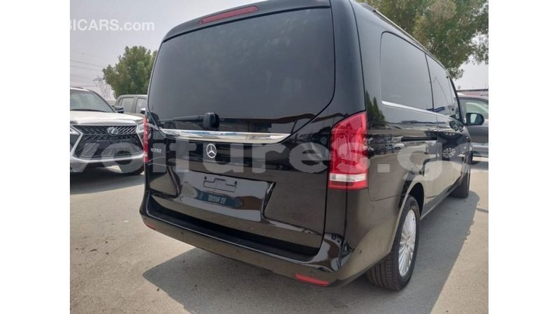 Big with watermark mercedes benz 250 estuaire import dubai 5206