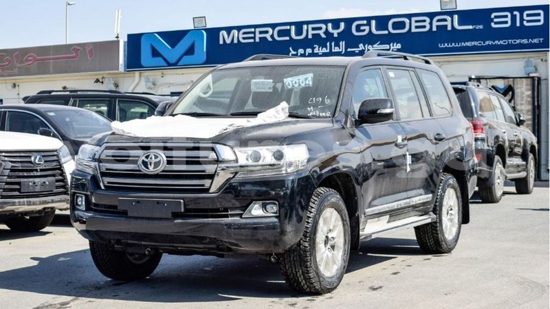 Big with watermark toyota land cruiser estuaire import dubai 5207